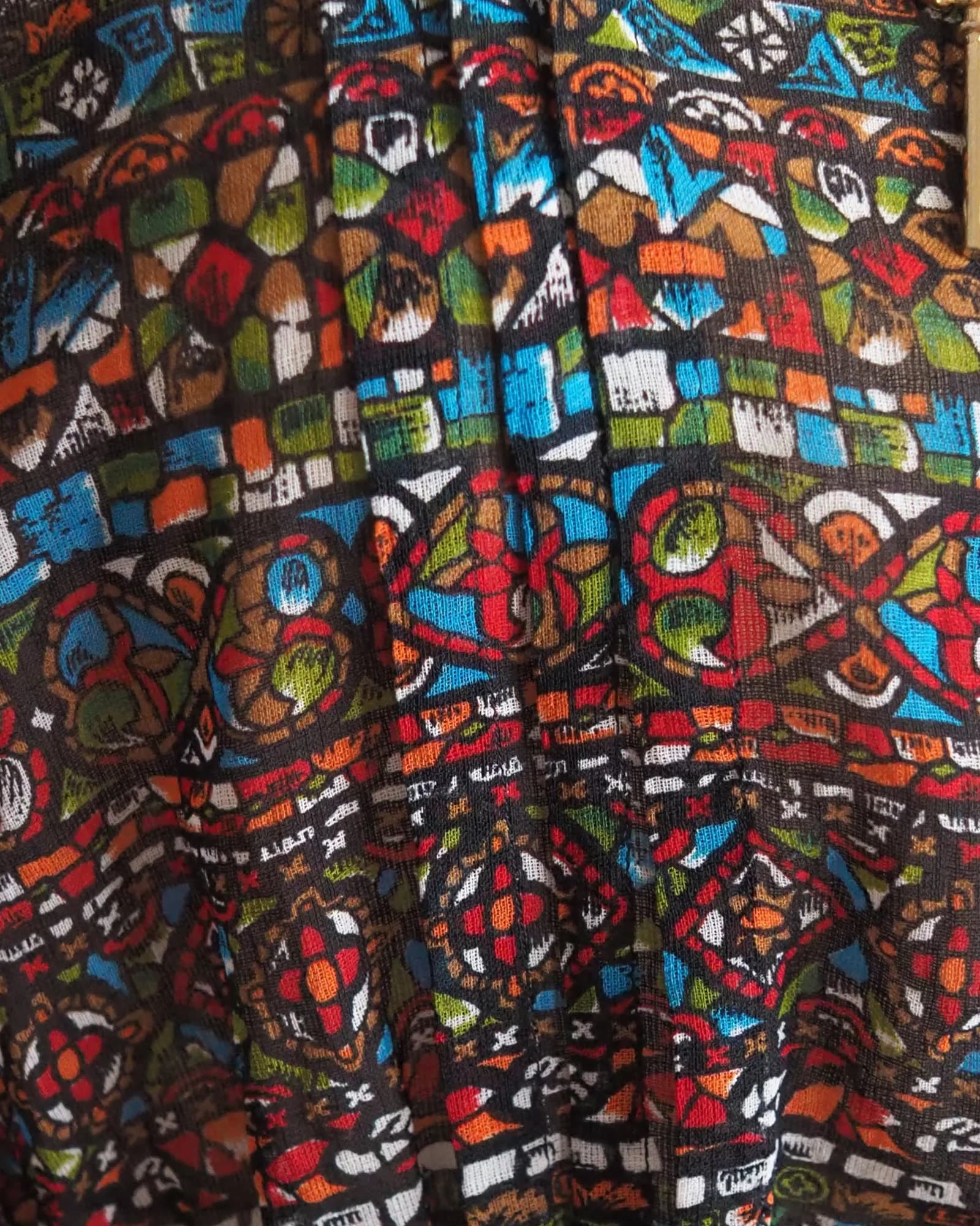เดรสวินเทจ โทนสีน้ำตาล ลาย stained glass