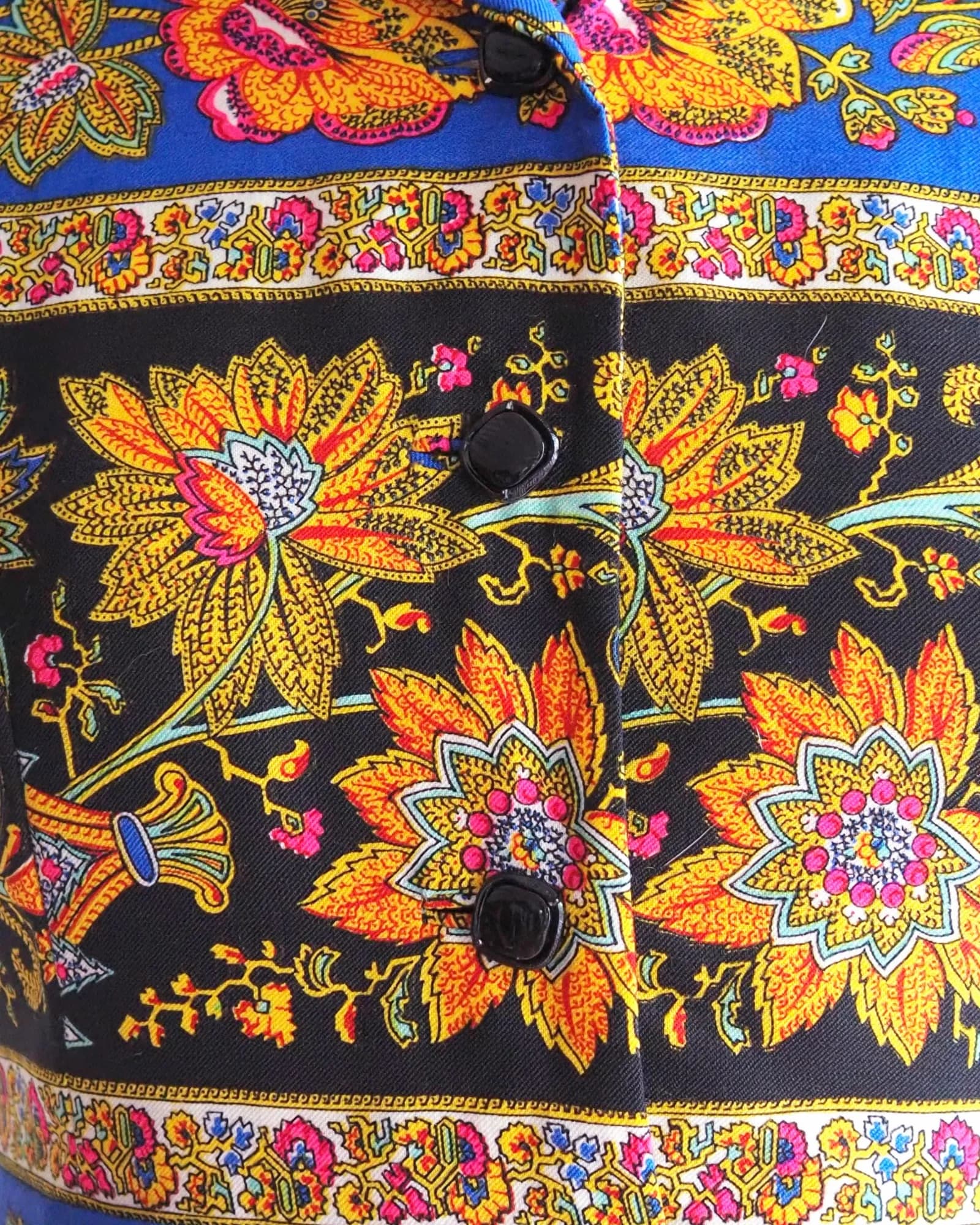 เดรสวินเทจ สีส้ม/น้ำเงิน ลายแถบสไตล์พื้นเมือง