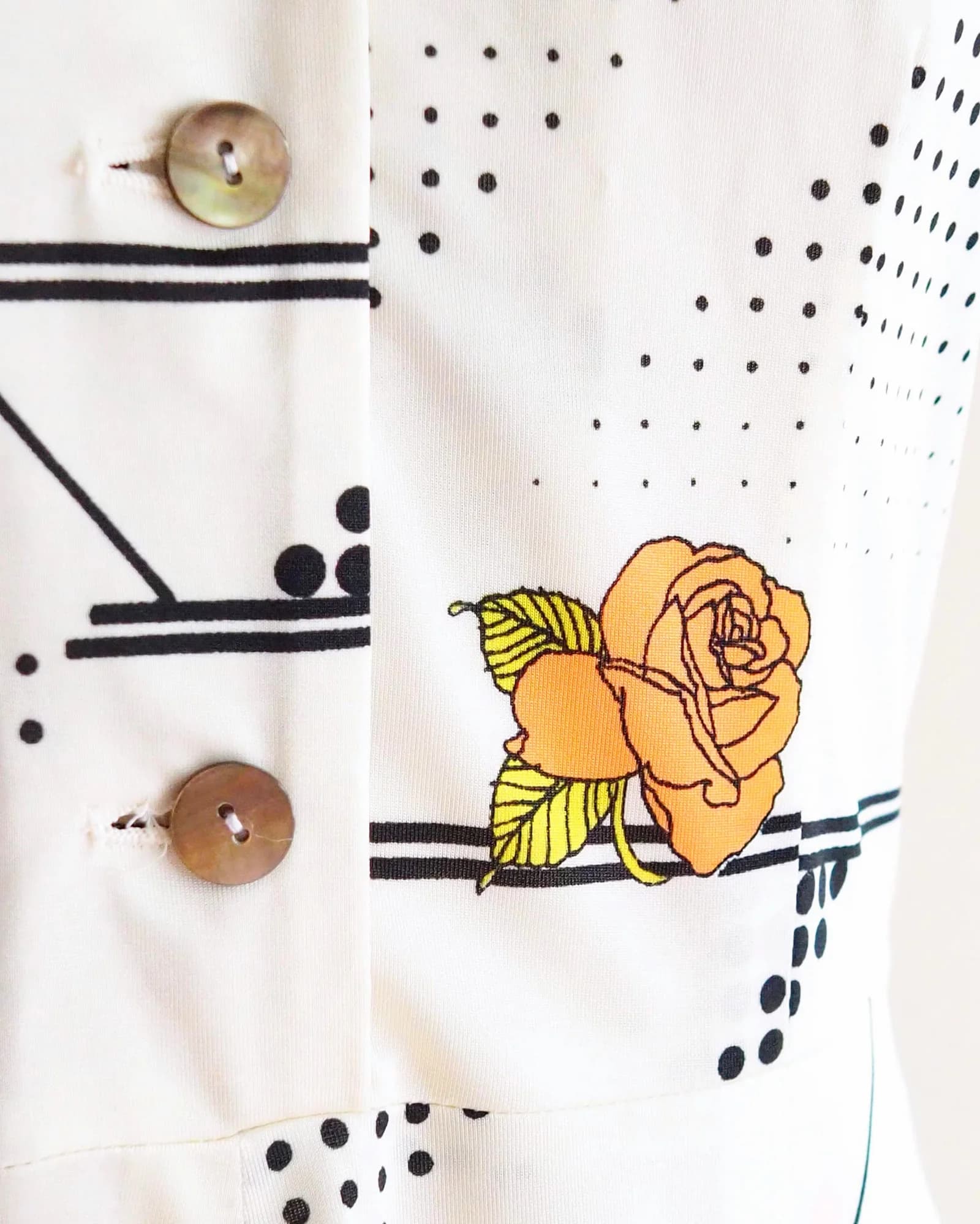 เดรสวินเทจ สีขาวครีม Graphic Halftone Rose Print